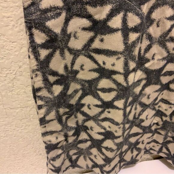 John Mark Linen Convertible Shapeable Collar 3/4 Sleeve 1/2 Button Top Size M - Picture 5 of 9